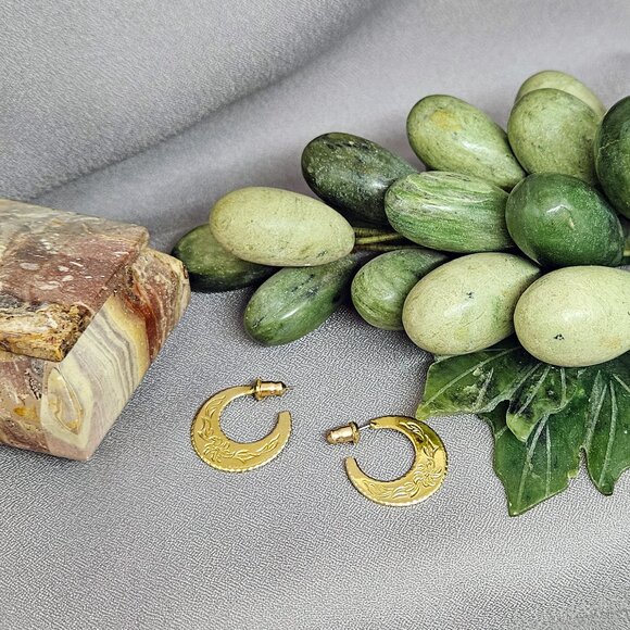 Vintage Small Hoops, Gold Plated Posts w/ stamped Floral Print on one side- 7/8" - Picture 4 of 5